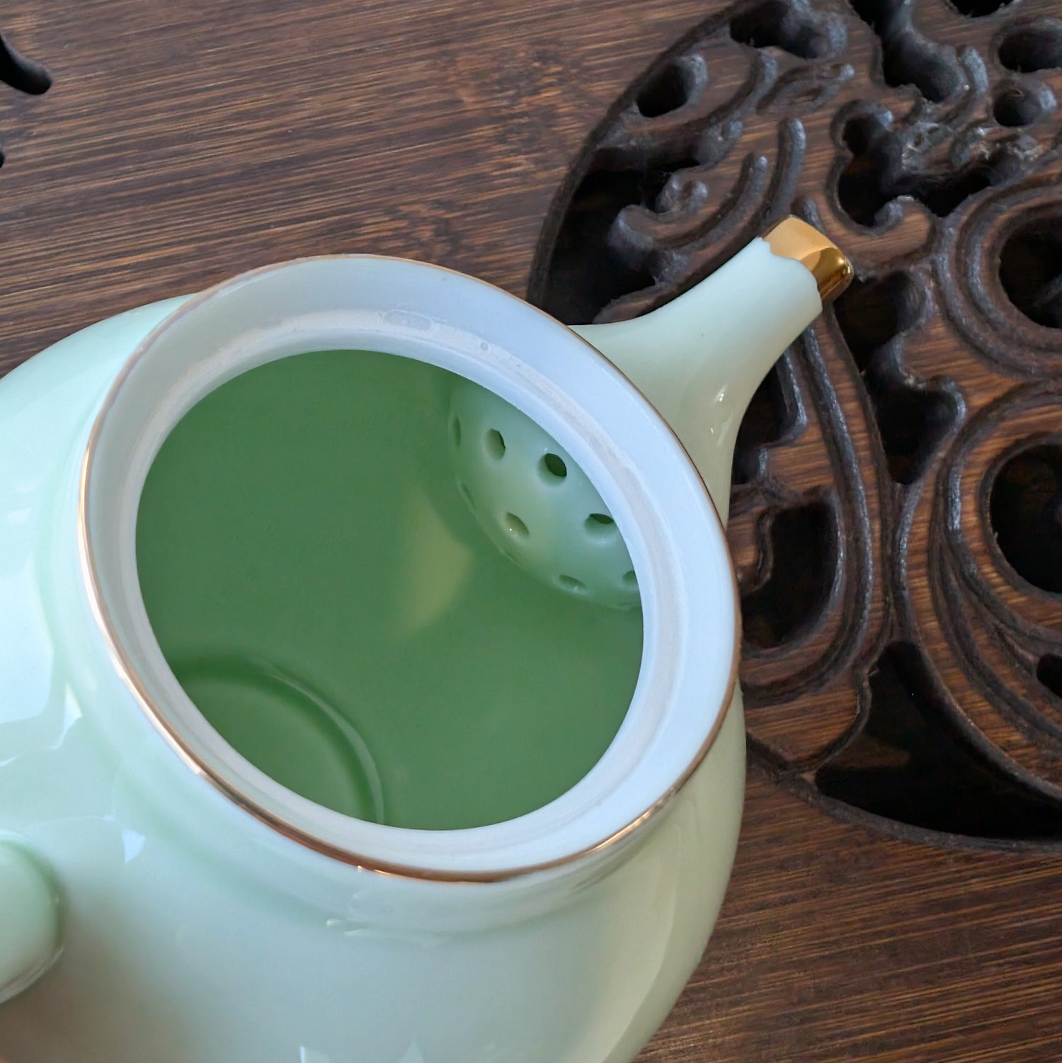 Фарфоровий чайник