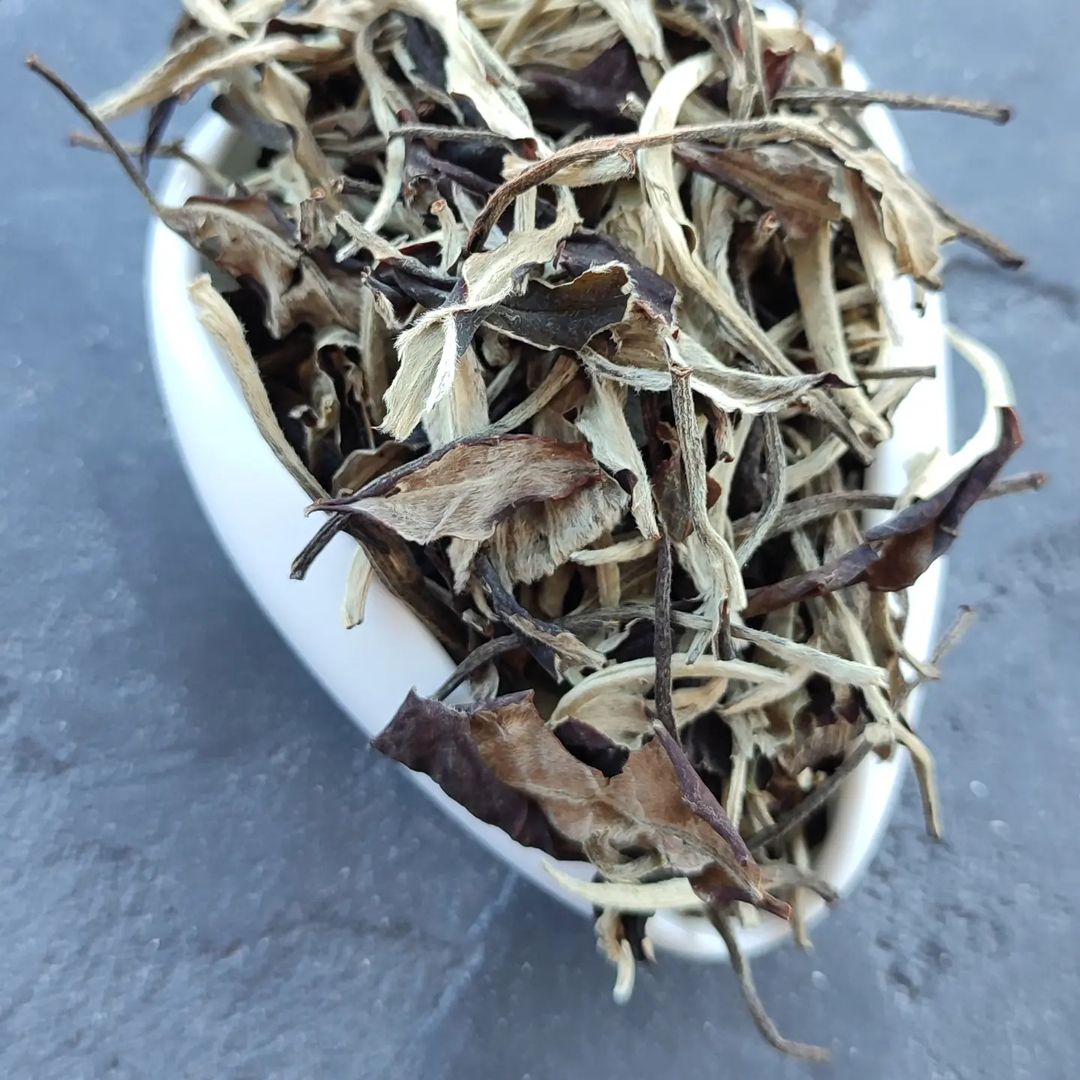 Біле місячне світло