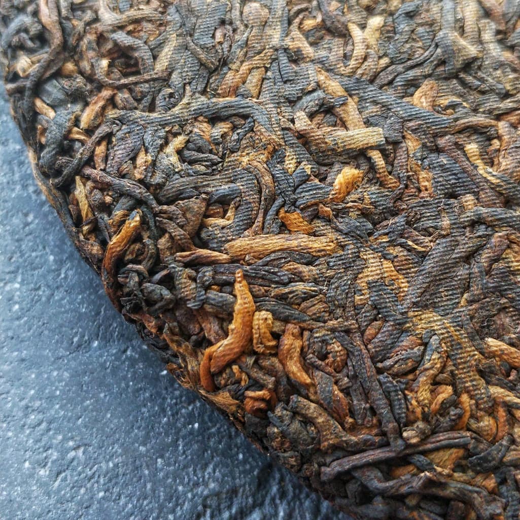 Шу пуэр Пу Вэнь — «Золотые волосы ранней весны»