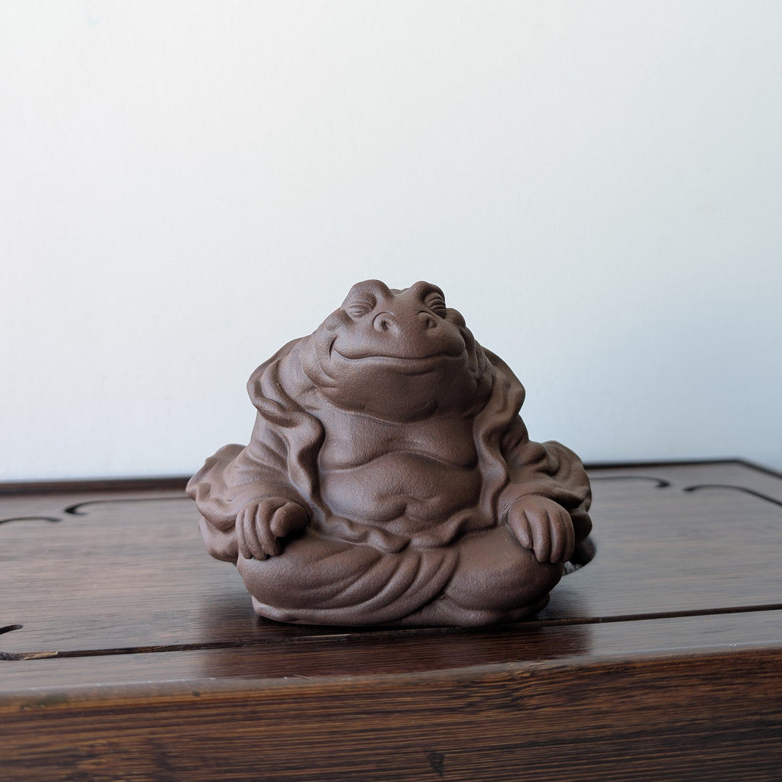 Чайна Фігурка Посміхнений Жабко-Монах 02