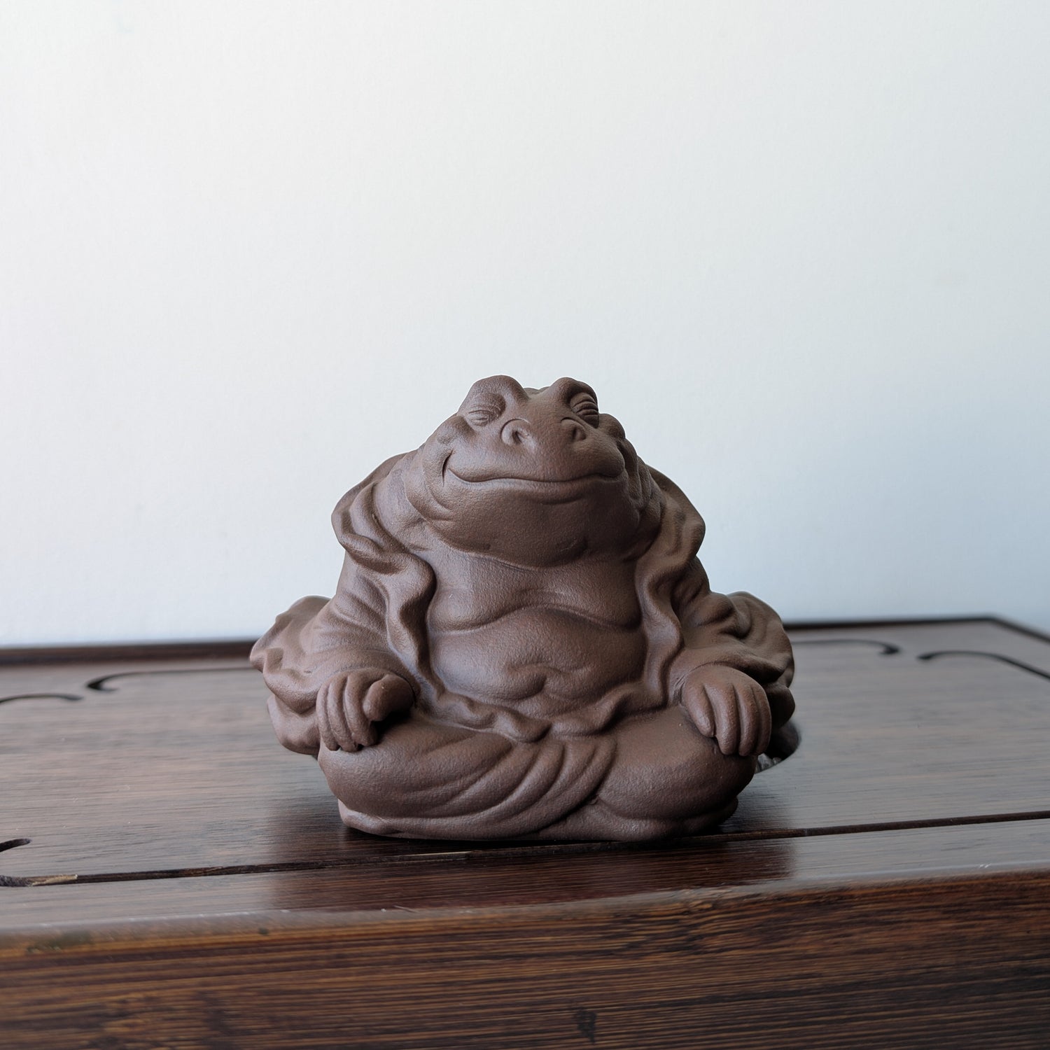 Чайна Фігурка Посміхнений Жабко-Монах 02