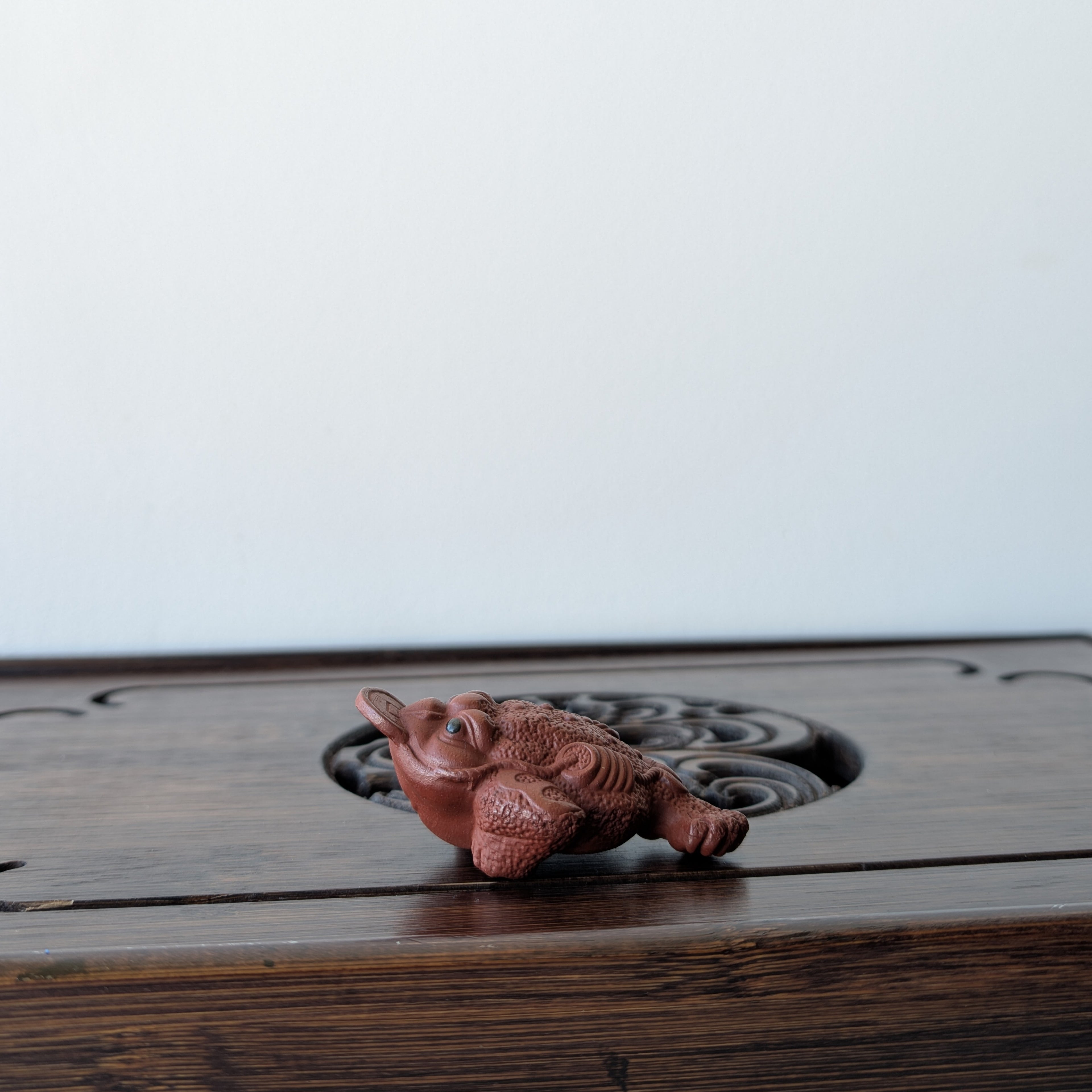 Трилапа жаба удачі