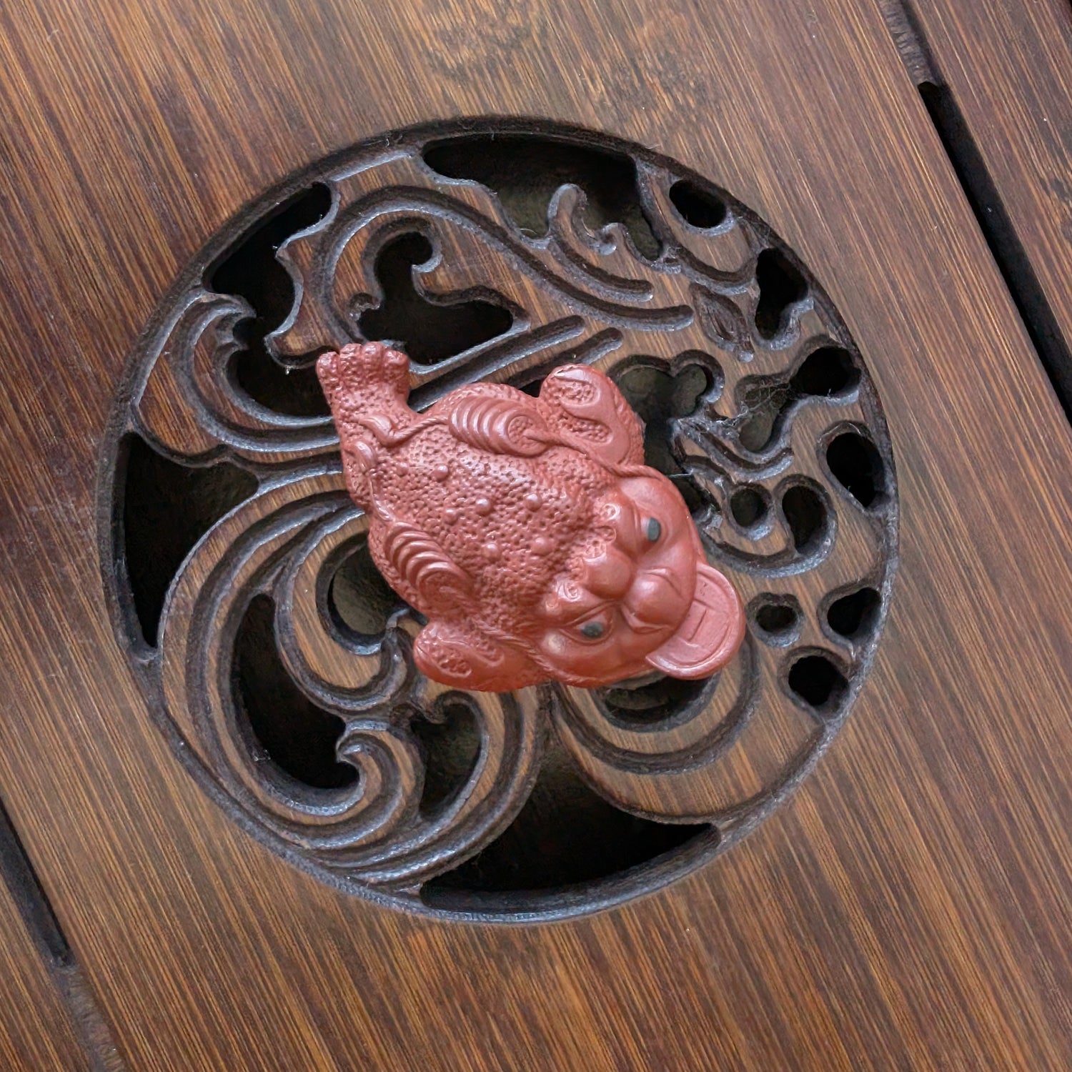 Трилапа жаба удачі